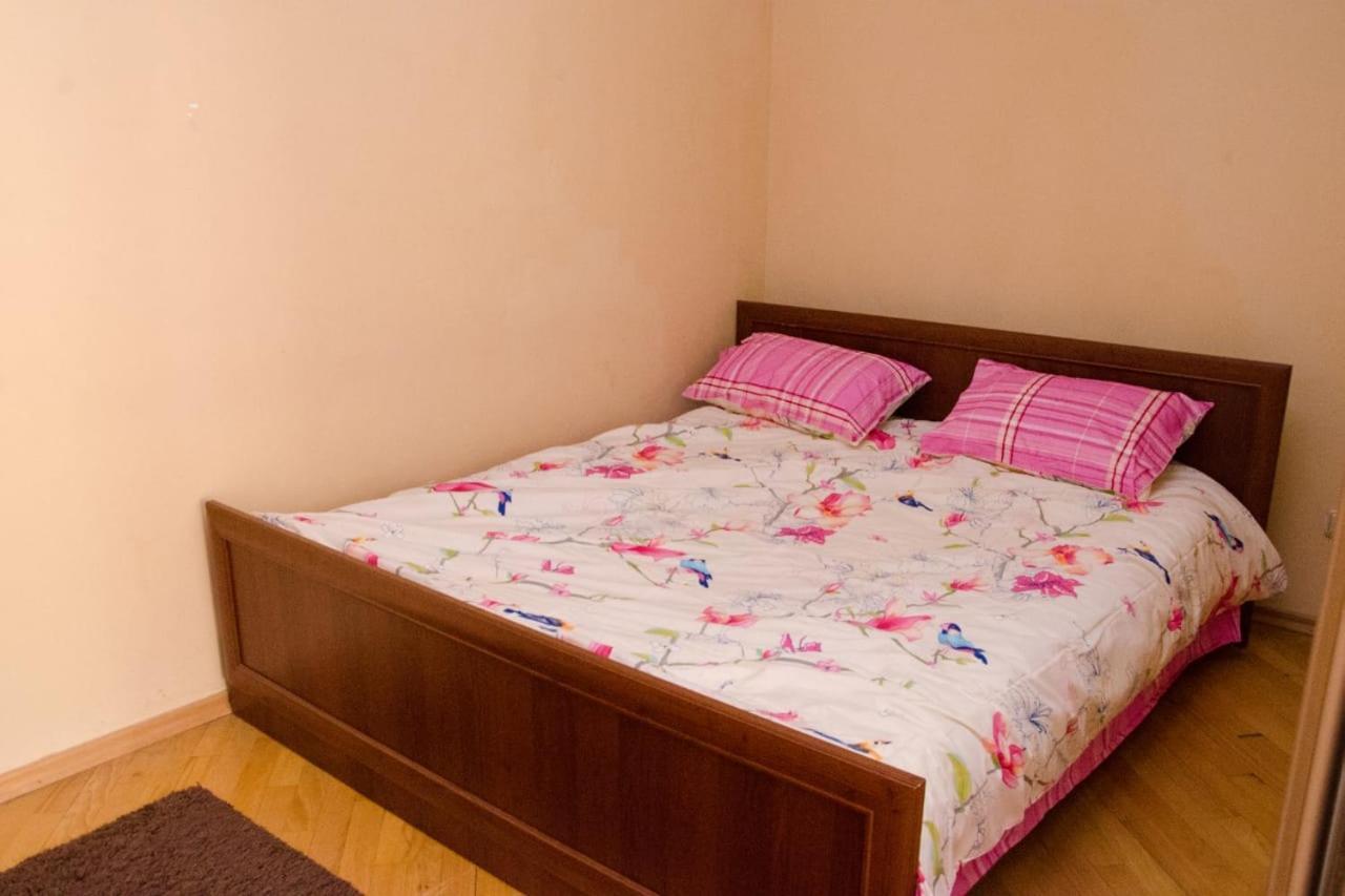 Svobody Avenue Apartment Lviv Eksteriør billede